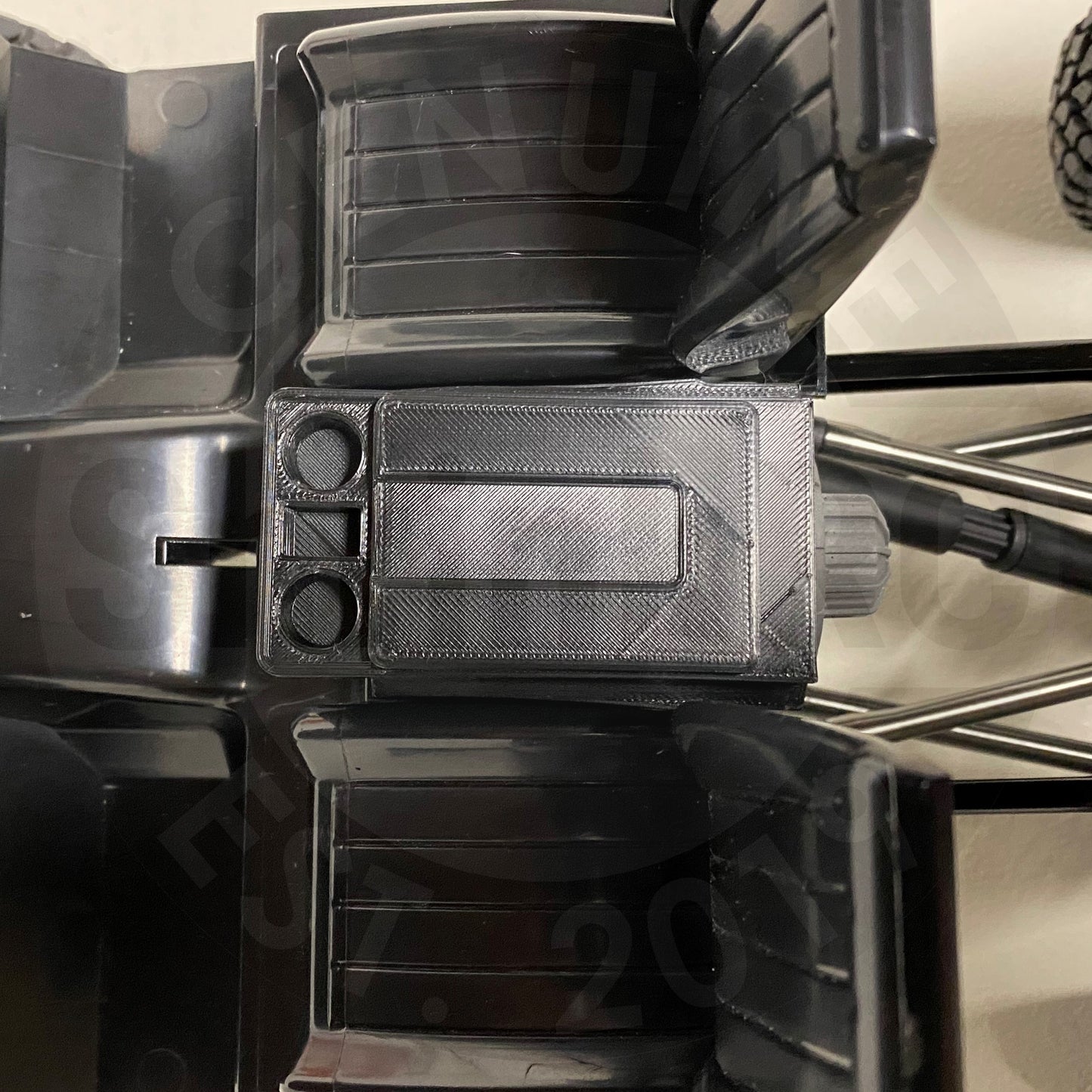 Raised center console for RC4WD Chevrolet Blazer and K10 Scottsdale