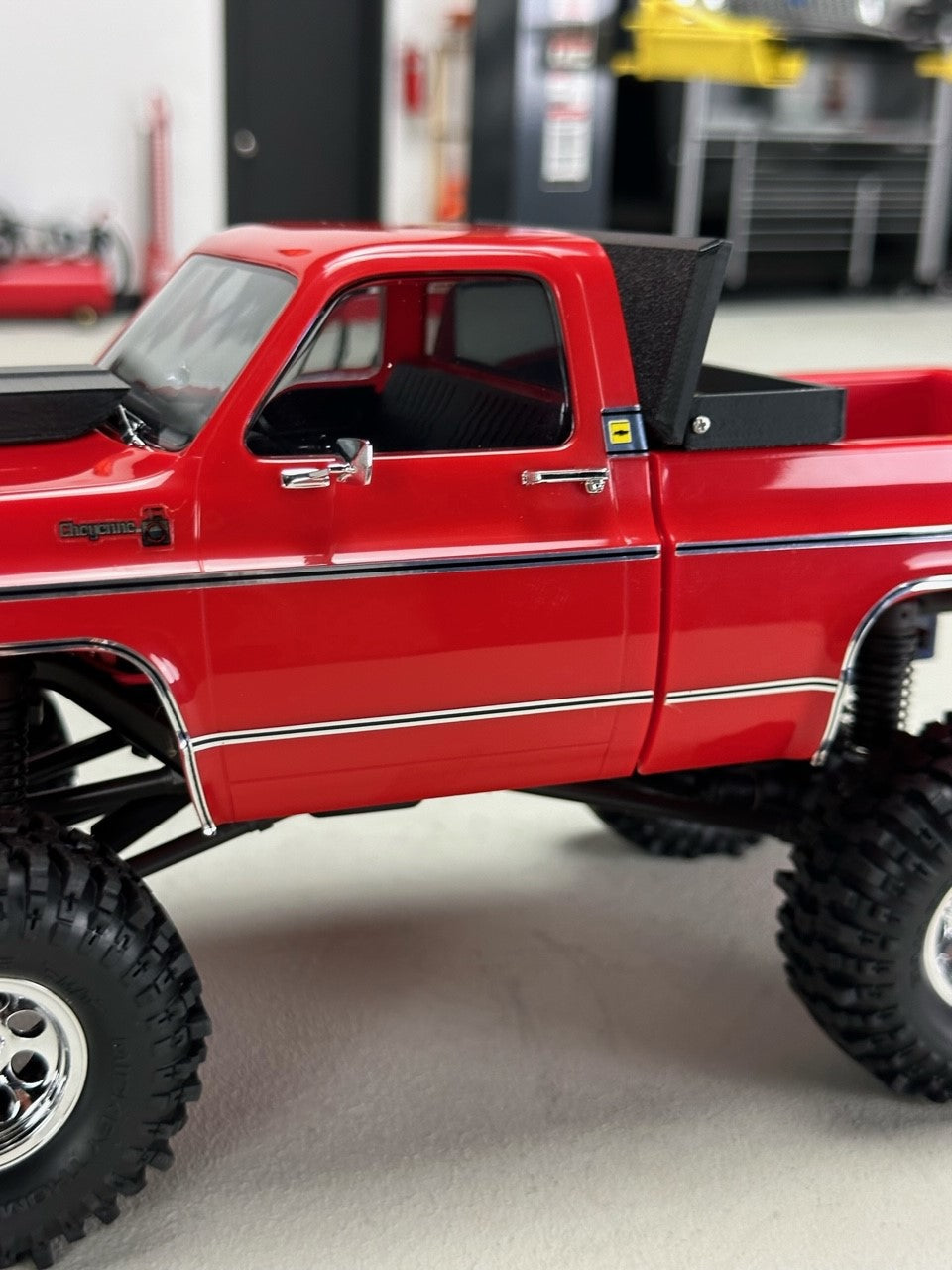 ShrinkRC Full Width Toolbox for Traxxas TRX-4M® Chevrolet K10 High Trail