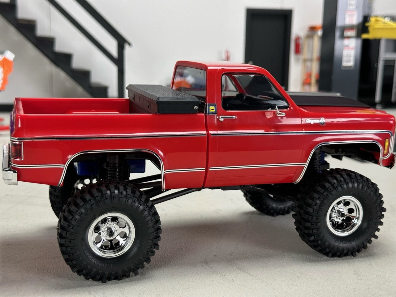ShrinkRC Full Width Toolbox for Traxxas TRX-4M® Chevrolet K10 High Trail